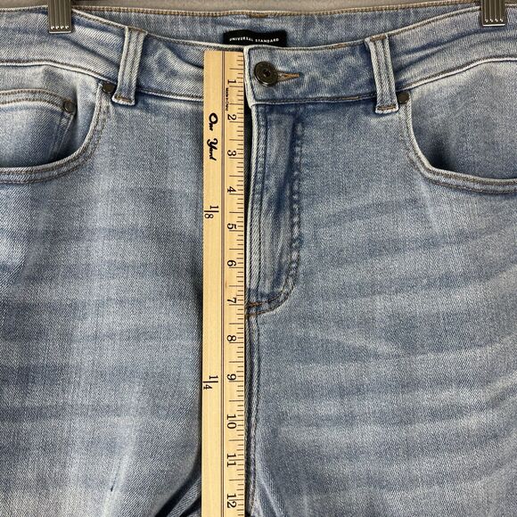Universal Standard Straight Jeans Womens 14 Lightwash High Rise Faded NWT - Picture 6 of 16